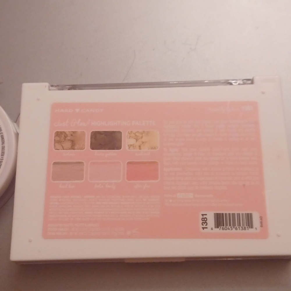 Hard Candy make up - Picture 2 of 5